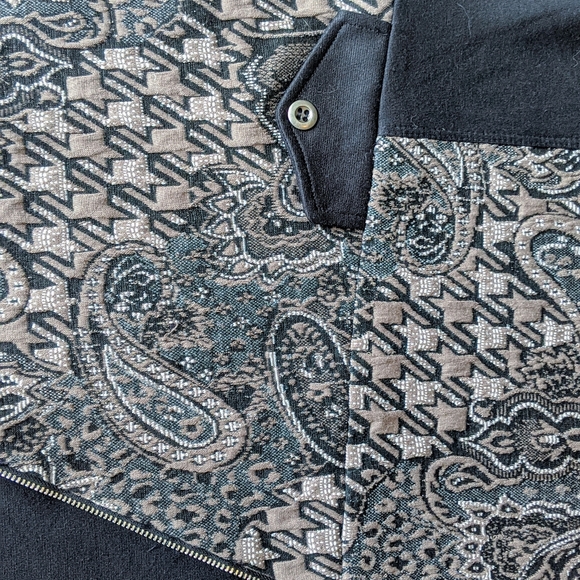 Black and creme paisley top - Picture 2 of 4